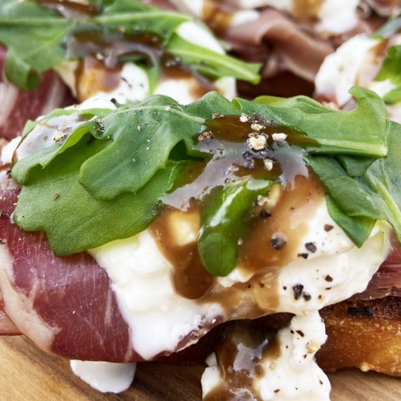Foodstyle Uncorked Burrata Prosciutto di Parma Bruschetta